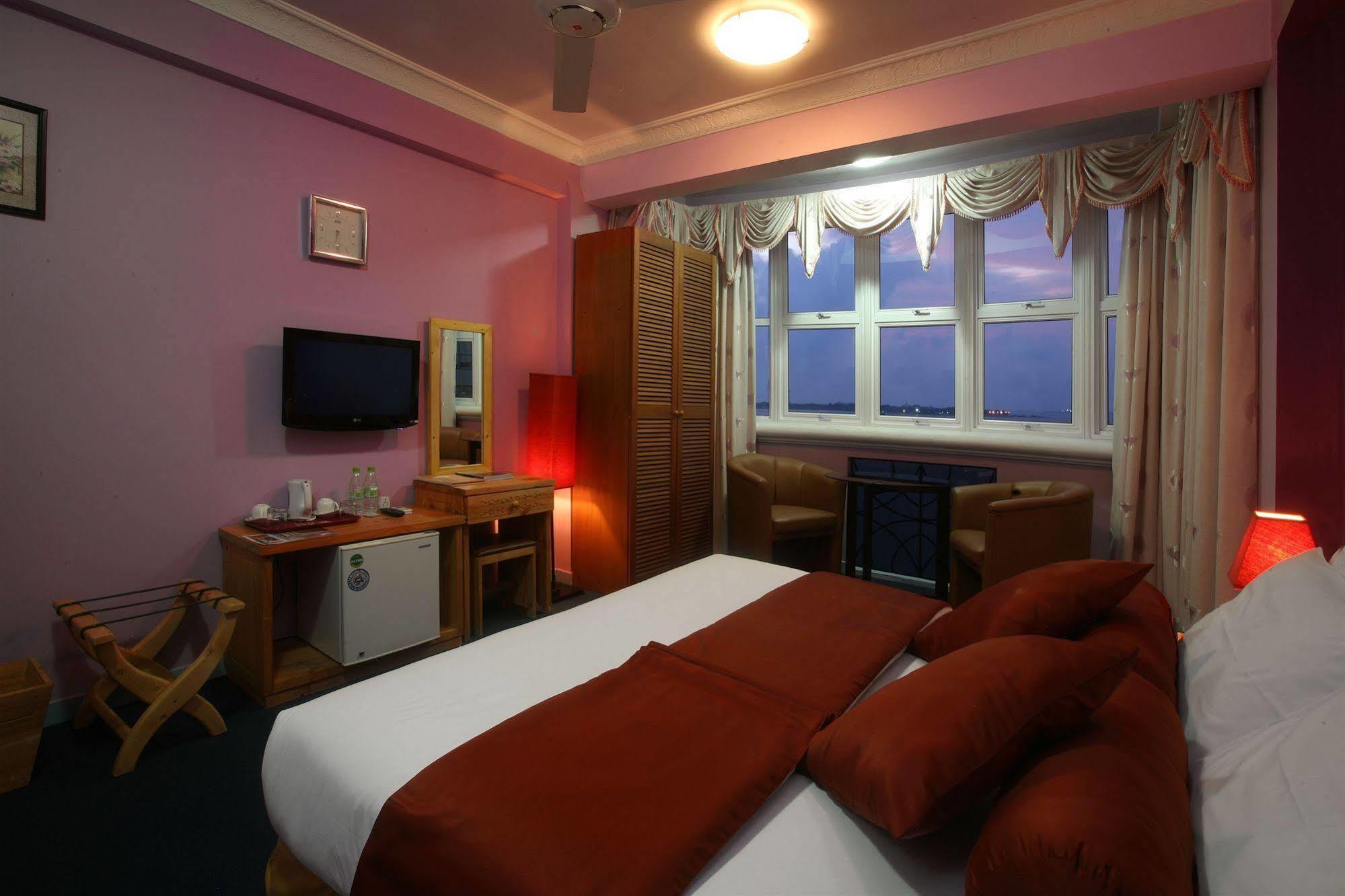 Marble Hotel Malé Esterno foto