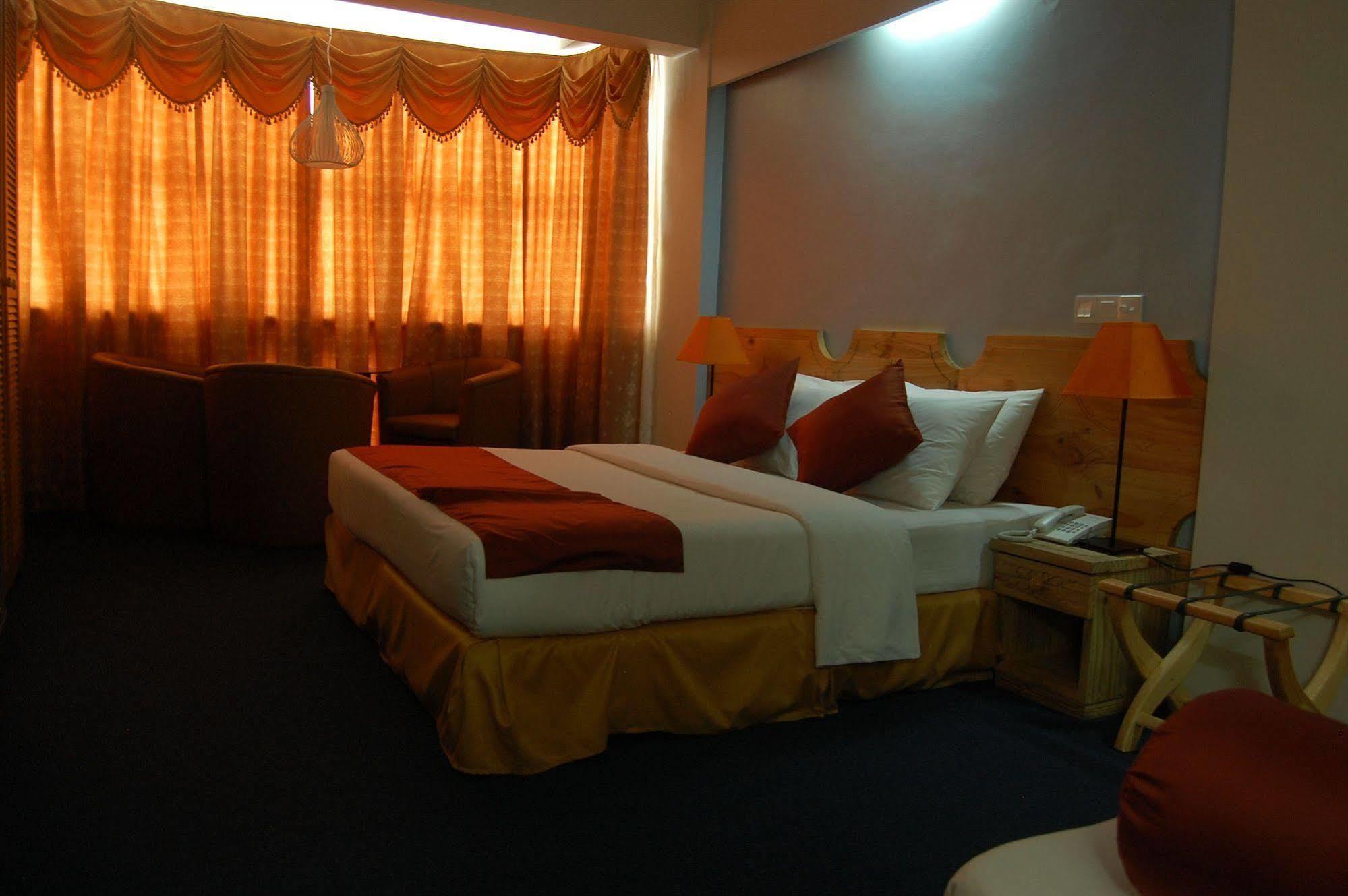 Marble Hotel Malé Esterno foto