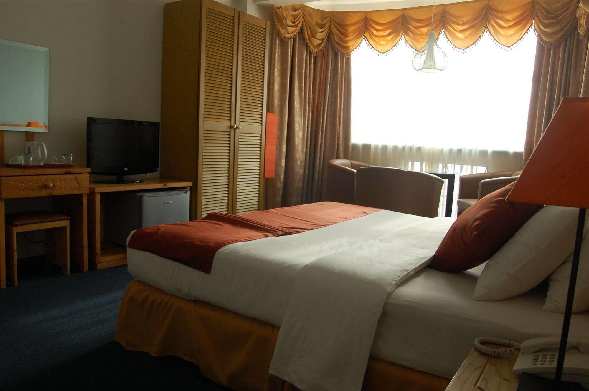 Marble Hotel Malé Esterno foto