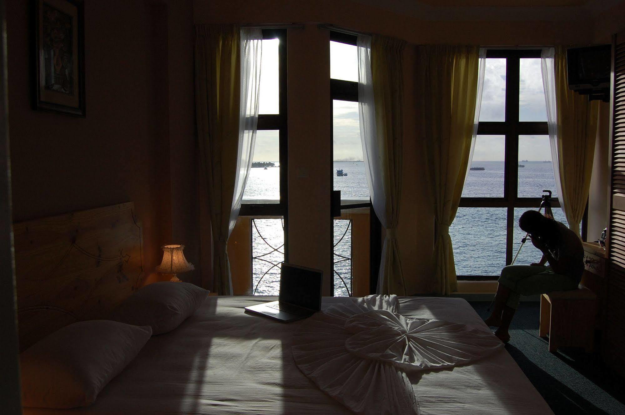 Marble Hotel Malé Esterno foto